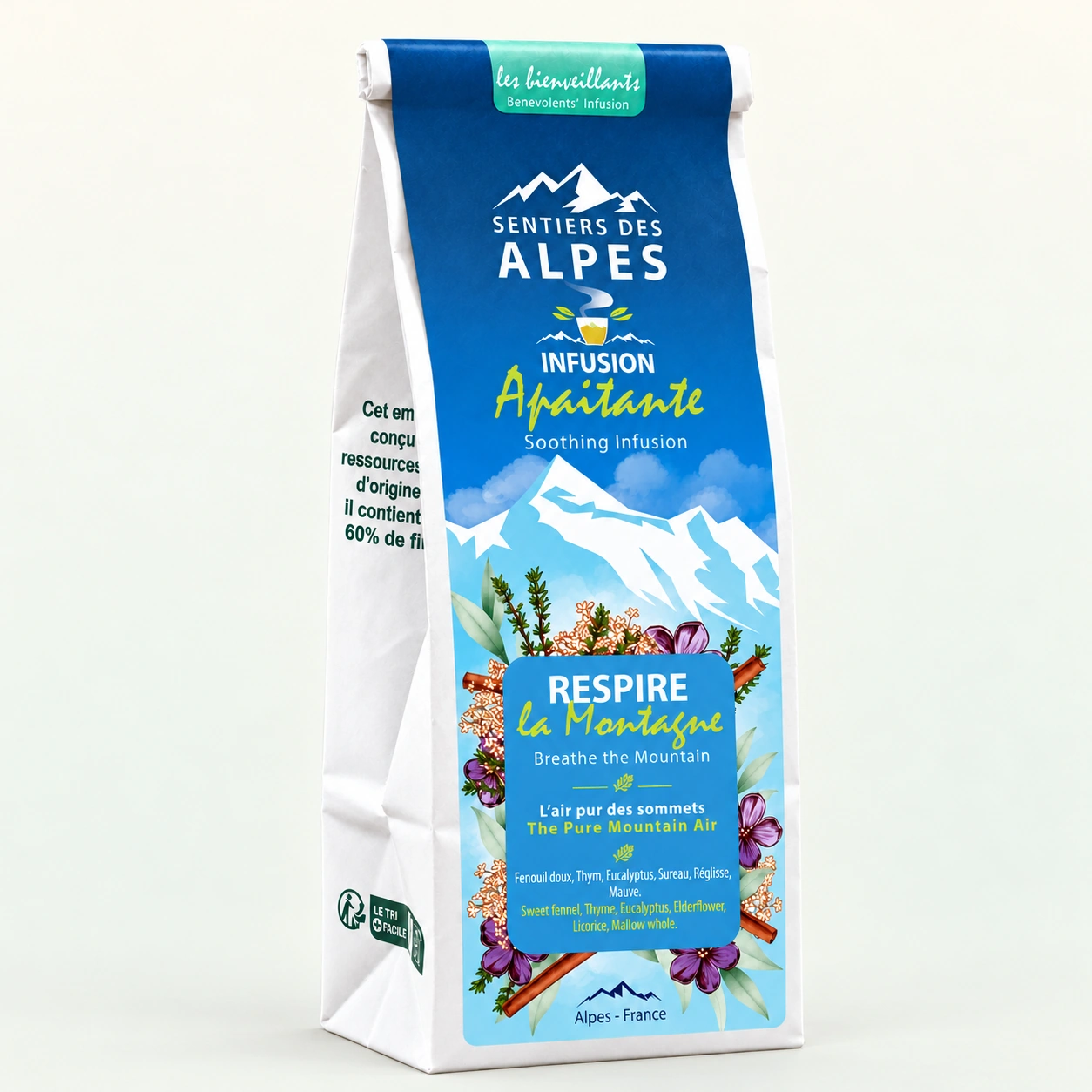 Sachet d’infusion Respire la Montagne, vu de trois quarts sur fond vert sauge